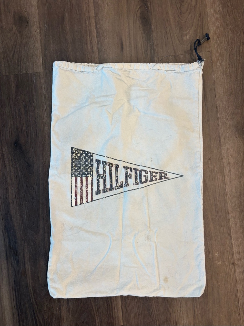 Tommy Hilfiger White Drawstring Bag with Flag Pennant Graphic